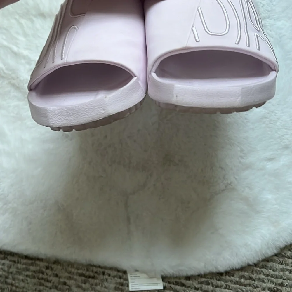 Jordan’ Slides - Picture 3 of 9